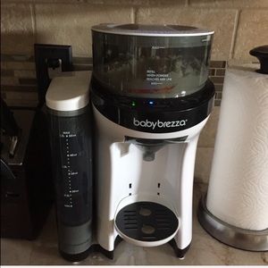 Baby breeza formula maker